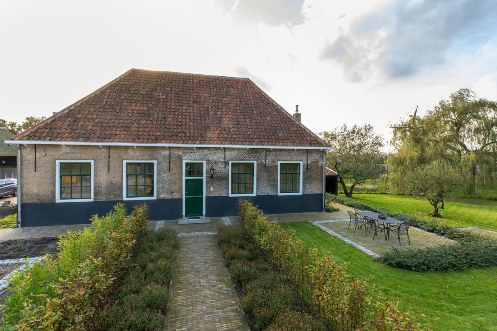 Vakantiehuis 'Boerderij Molenhof' - Stationsweg 5 | Heinkenszand 外观 照片
